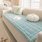 PlushGuard™ – Protector de Sofá Ultrasuave para Mascotas | Franela Premium, Antideslizante y Lavable