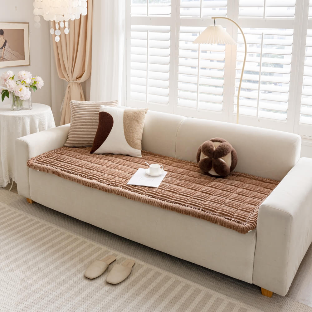 PlushGuard™ – Protector de Sofá Ultrasuave para Mascotas | Franela Premium, Antideslizante y Lavable