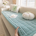 PlushGuard™ – Protector de Sofá Ultrasuave para Mascotas | Franela Premium, Antideslizante y Lavable